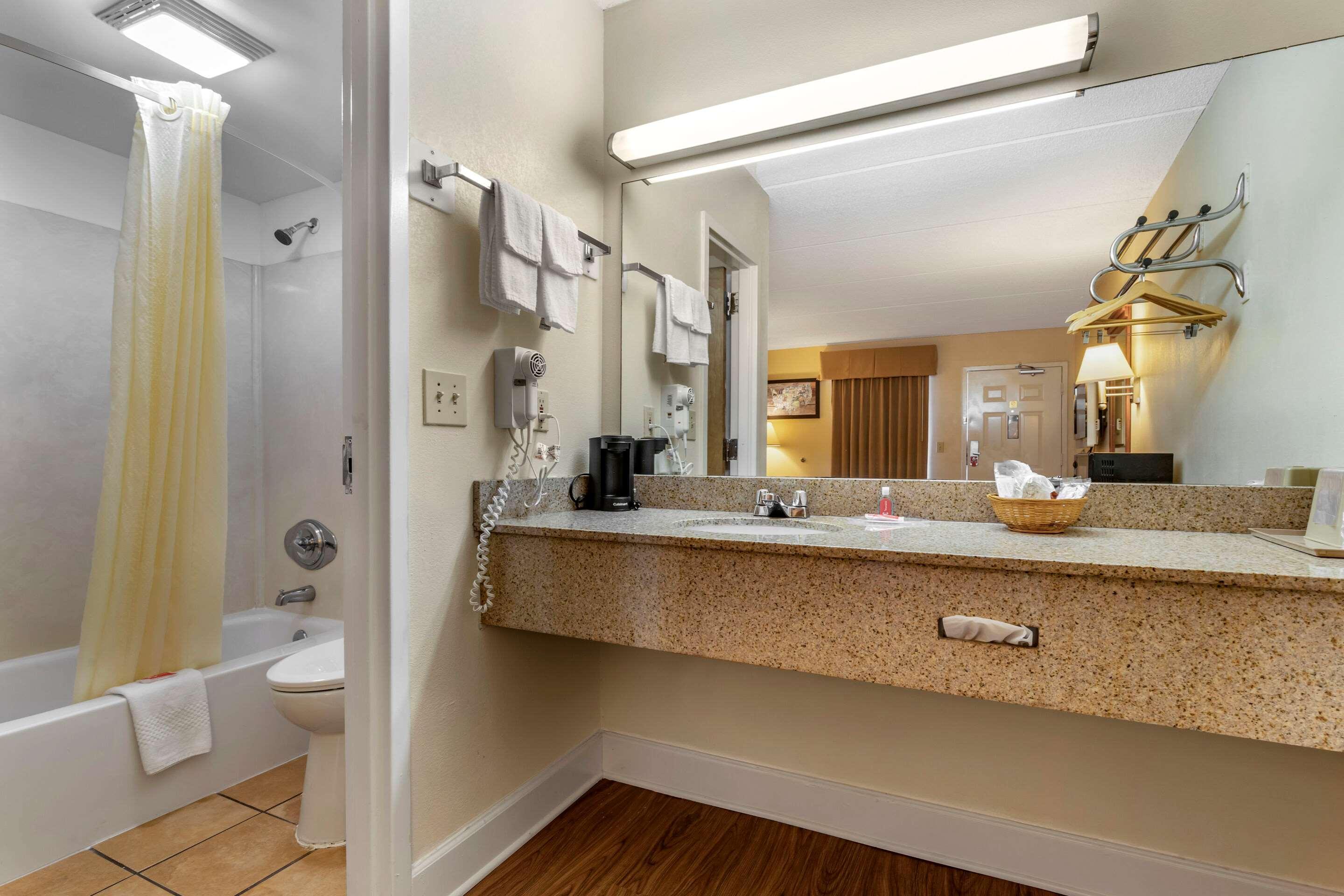 Econo Lodge Inn & Suites Lugoff Dış mekan fotoğraf